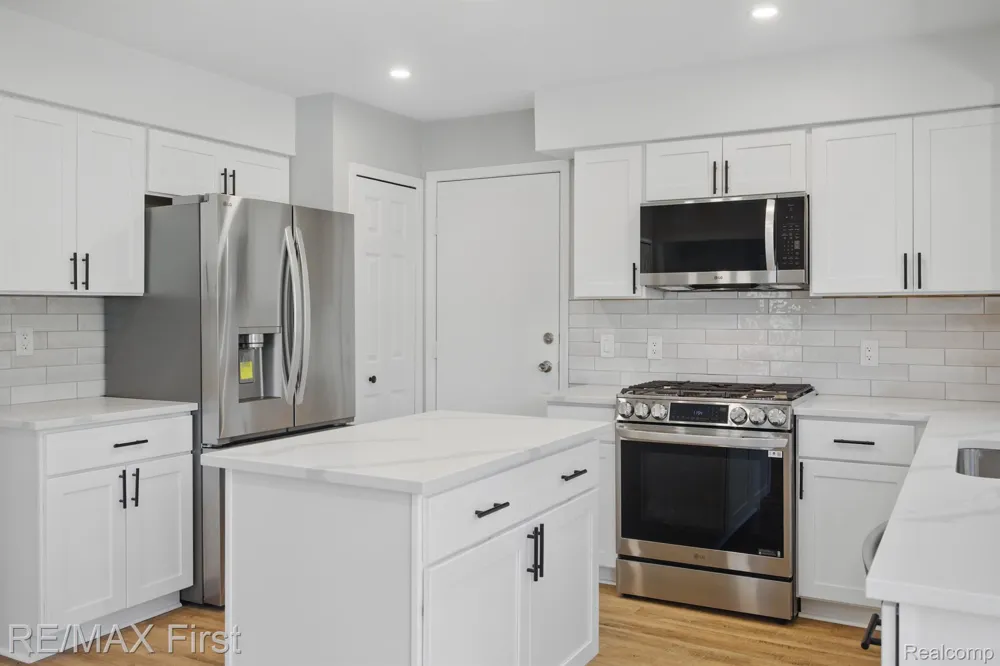 6620 RED CEDAR LANE West Bloomfield Charter Township, MI 48324