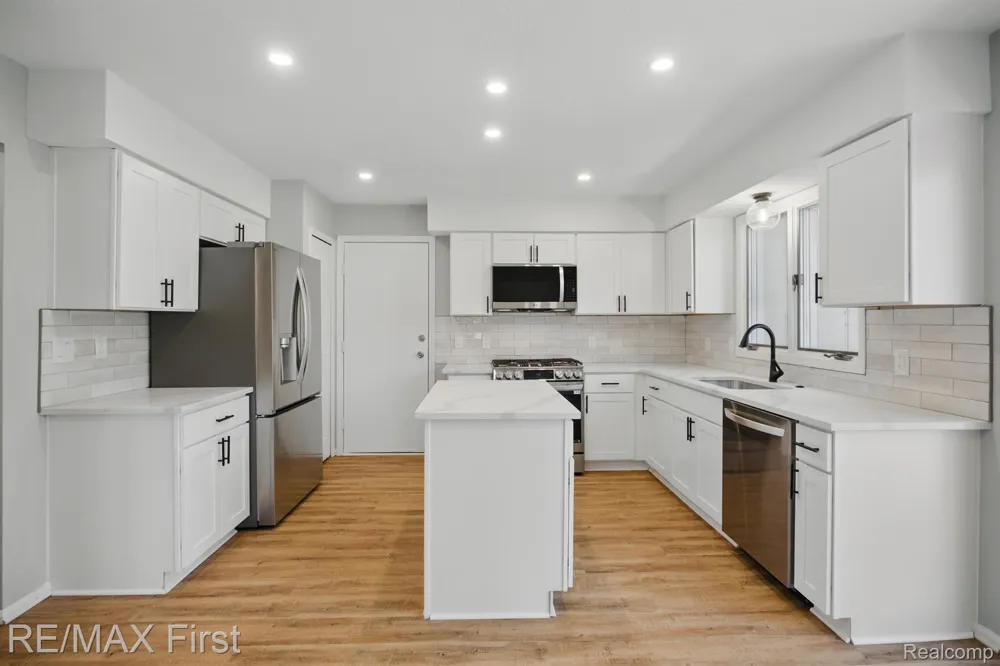 6620 RED CEDAR LANE West Bloomfield Charter Township, MI 48324