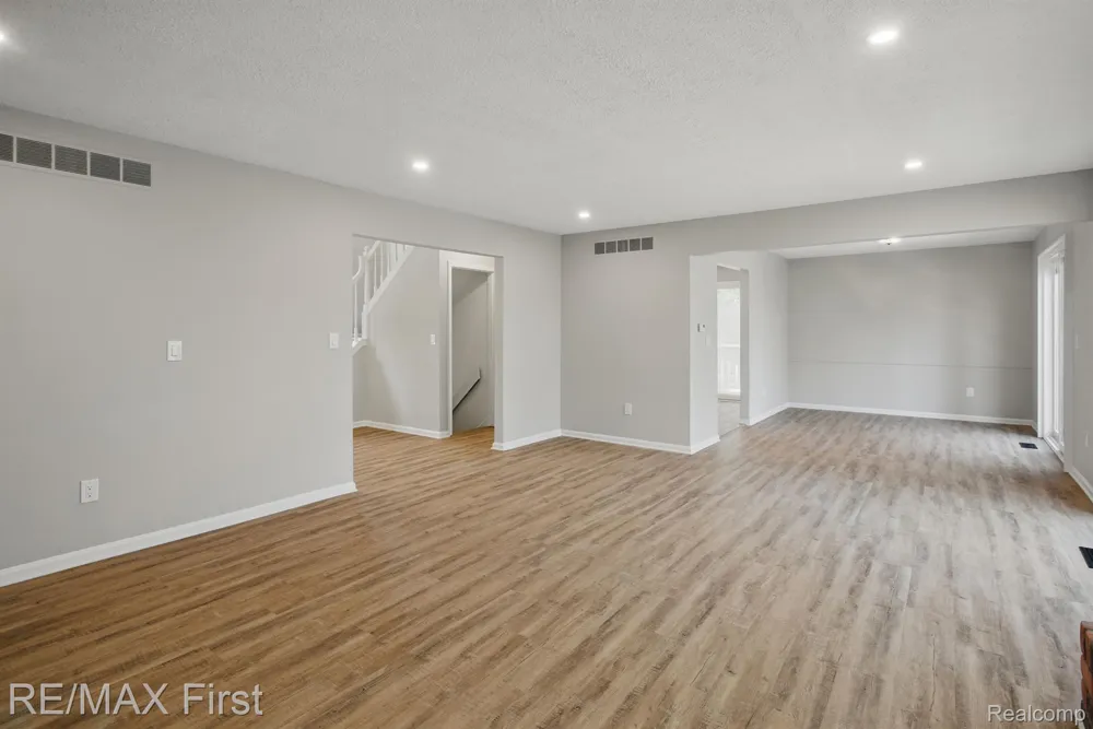 6620 RED CEDAR LANE West Bloomfield Charter Township, MI 48324