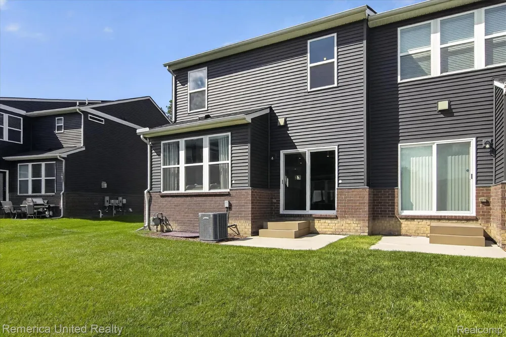 2818 Prairie View Road Pittsfield Charter Township, MI 48108