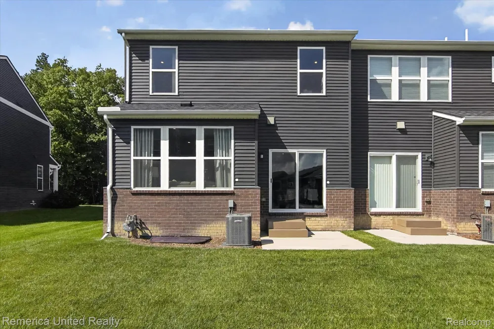 2818 Prairie View Road Pittsfield Charter Township, MI 48108