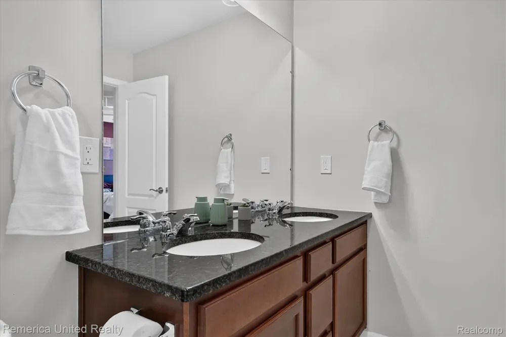 2818 Prairie View Road Pittsfield Charter Township, MI 48108