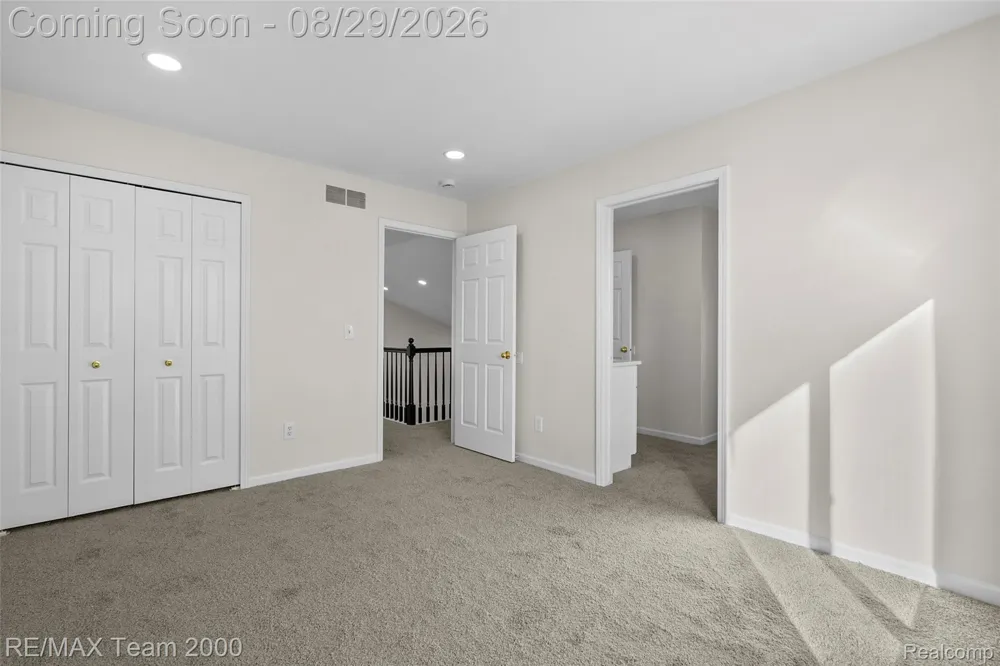 30003 Huron Meadows Drive Rockwood City, MI 48173