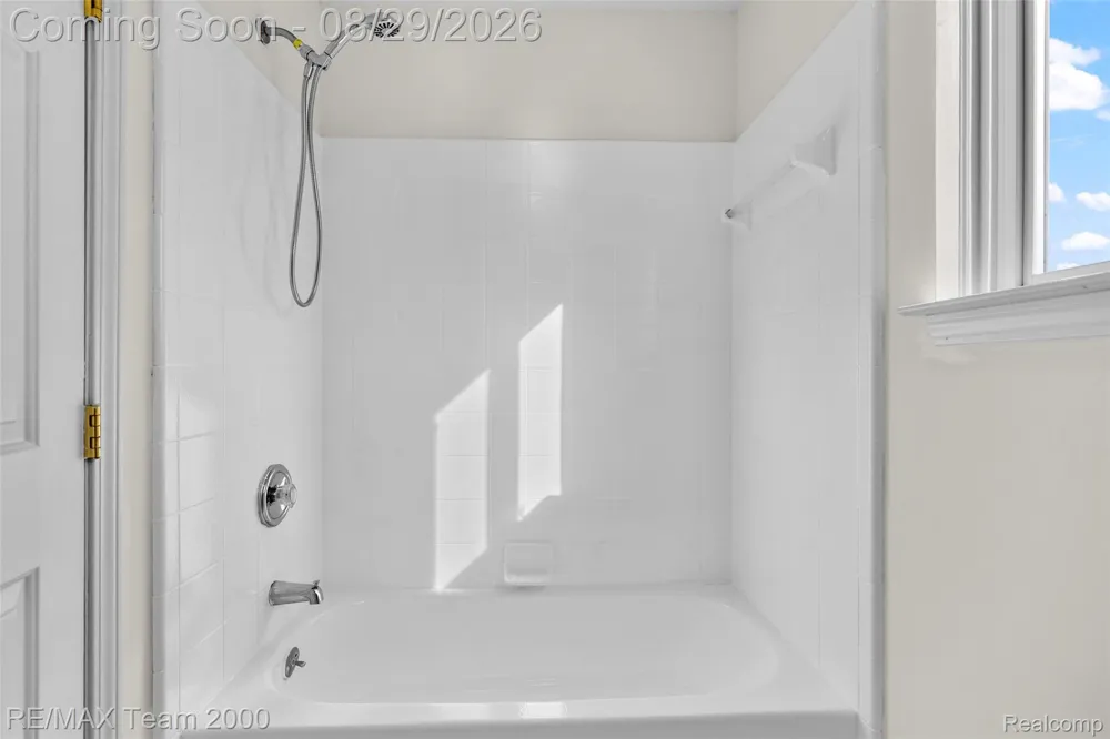 30003 Huron Meadows Drive Rockwood City, MI 48173
