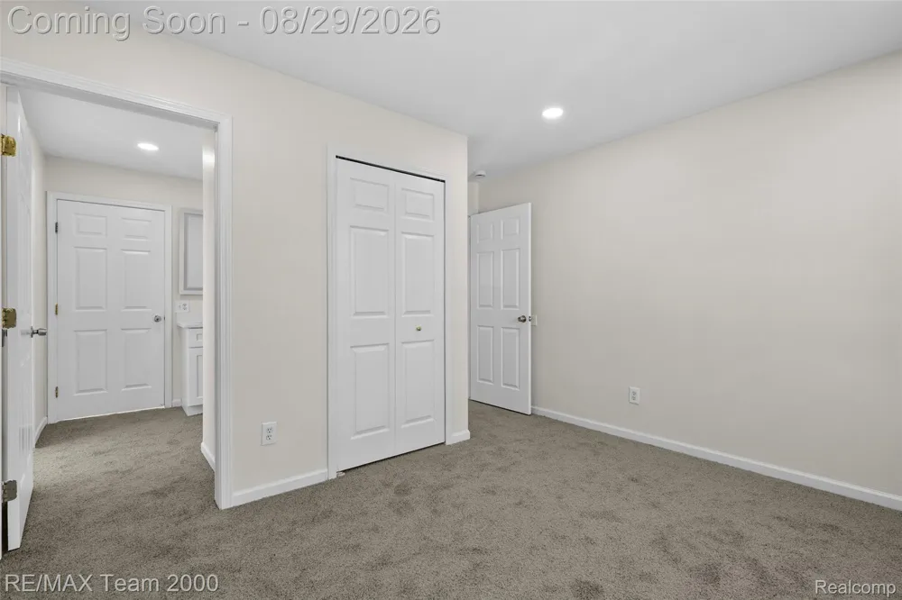 30003 Huron Meadows Drive Rockwood City, MI 48173