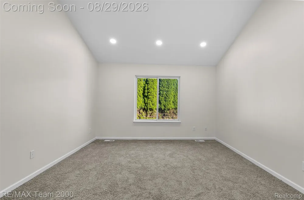 30003 Huron Meadows Drive Rockwood City, MI 48173