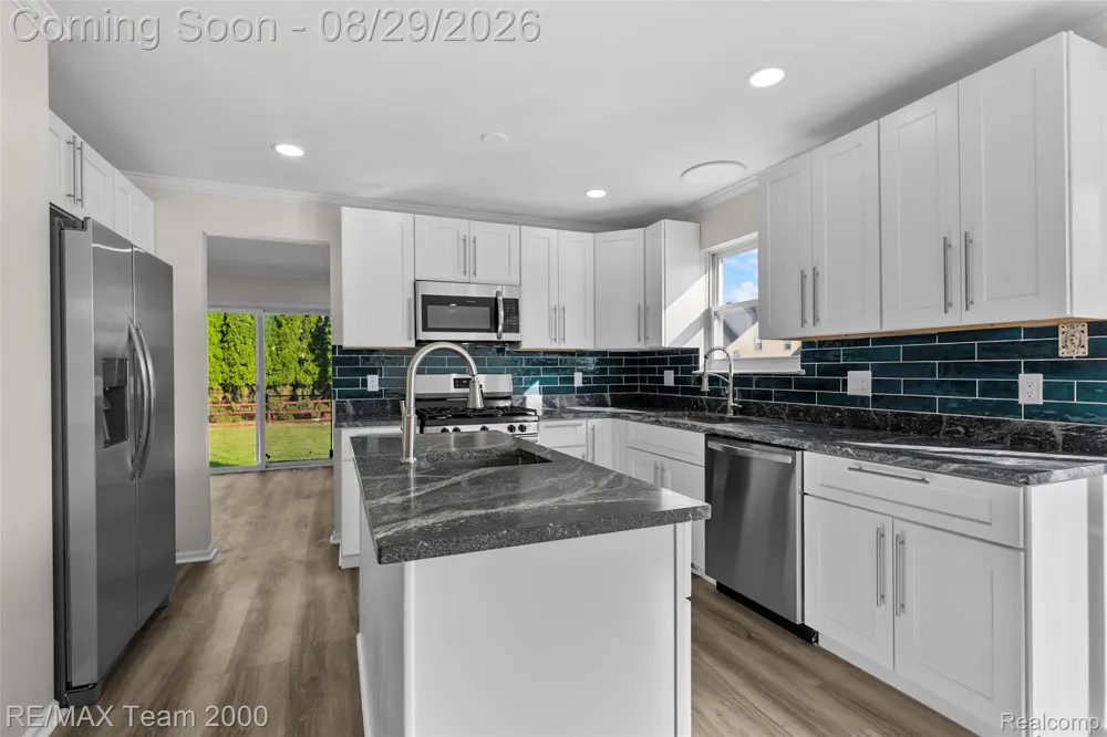 30003 Huron Meadows Drive Rockwood City, MI 48173