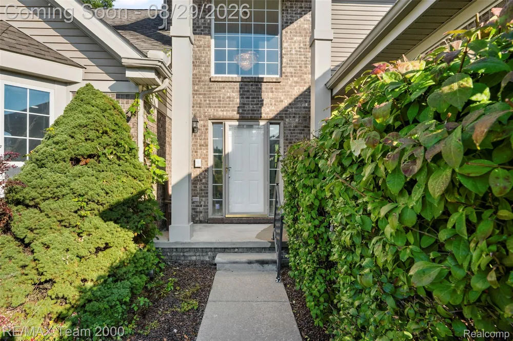 30003 Huron Meadows Drive Rockwood City, MI 48173
