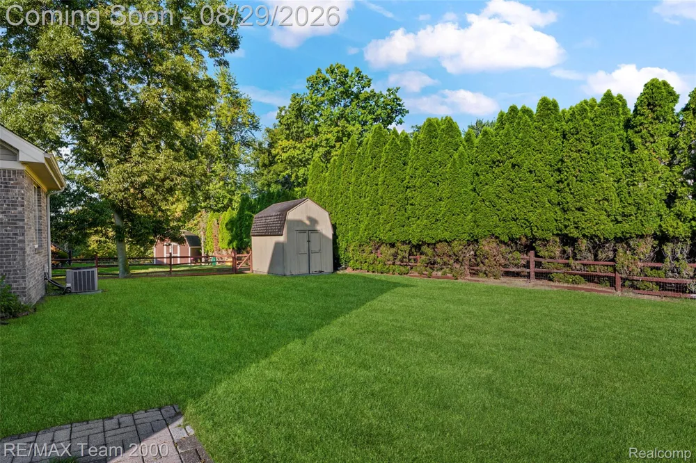 30003 Huron Meadows Drive Rockwood City, MI 48173