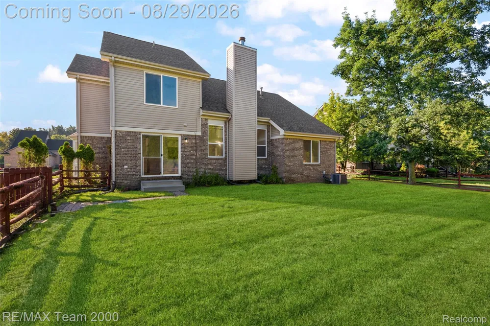 30003 Huron Meadows Drive Rockwood City, MI 48173