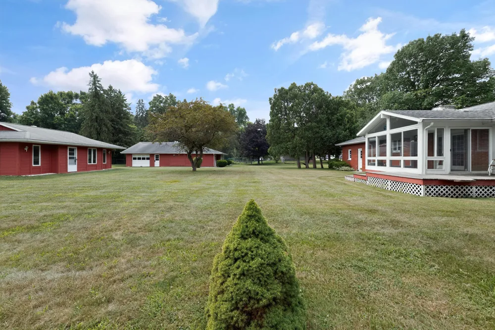 128 Schirmer Parkway Buchanan City, MI 49107