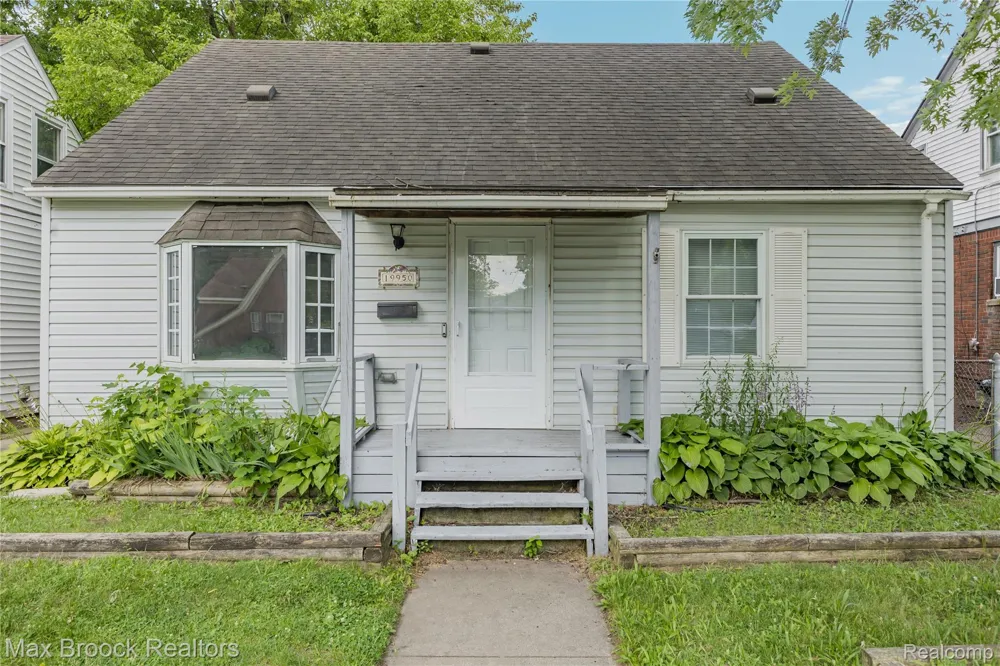 19950 Norborne Redford Charter Township, MI 48240