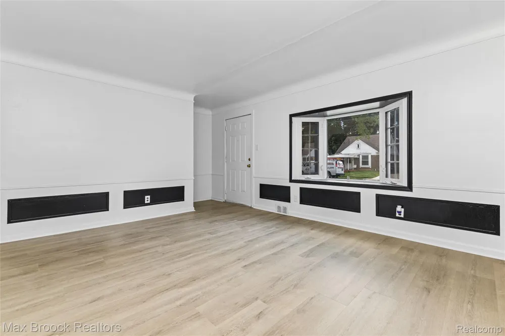 19950 Norborne Redford Charter Township, MI 48240