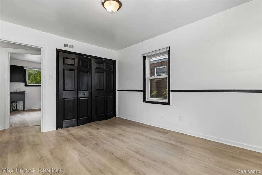 19950 Norborne Redford Charter Township, MI 48240