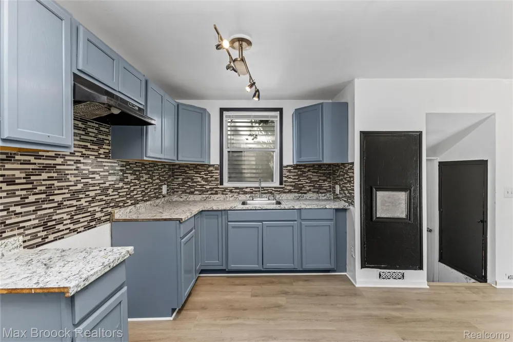 19950 Norborne Redford Charter Township, MI 48240
