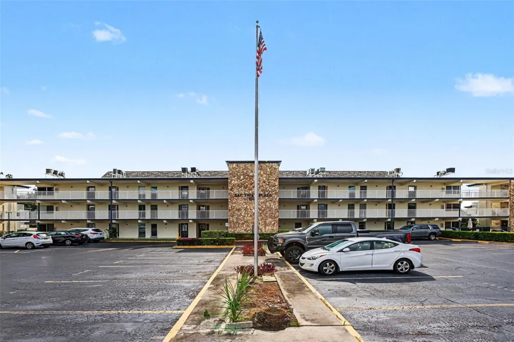 6100 12TH STREET S #313 St Petersburg, FL 33705