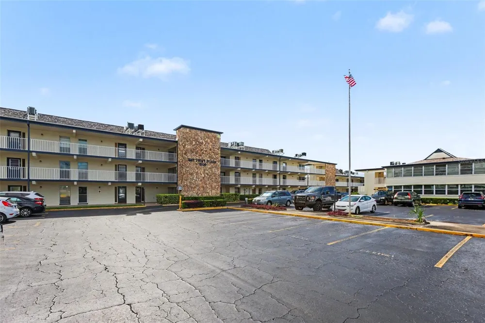 6100 12TH STREET S #313 St Petersburg, FL 33705