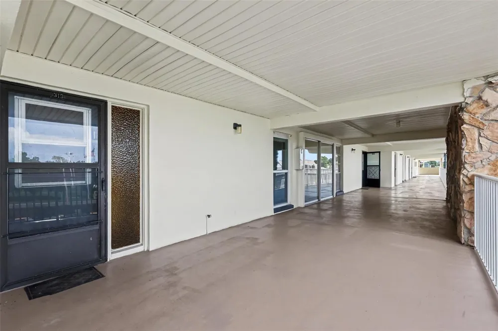 6100 12TH STREET S #313 St Petersburg, FL 33705