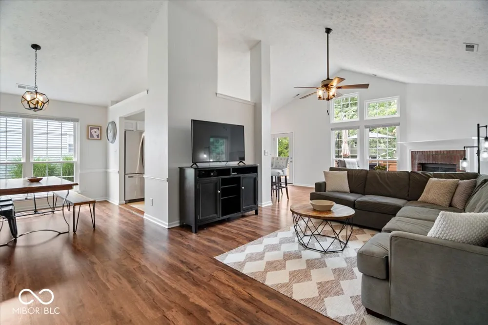 11546 Jamestown Drive W Fishers, IN 46038