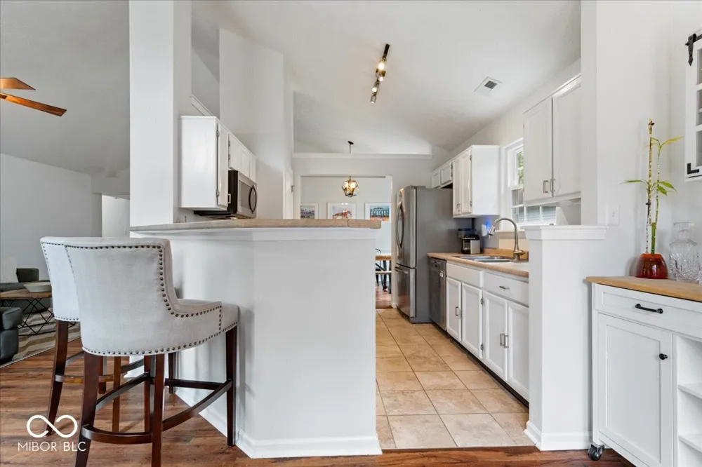 11546 Jamestown Drive W Fishers, IN 46038