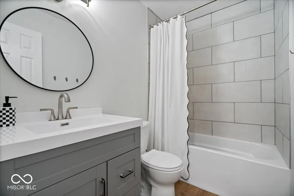 11546 Jamestown Drive W Fishers, IN 46038