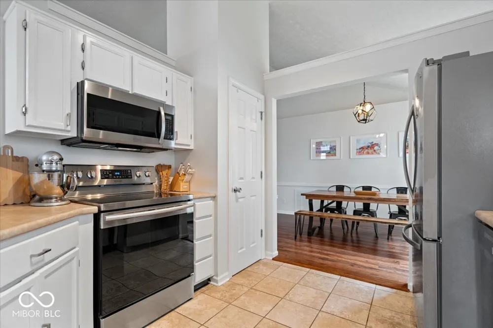 11546 Jamestown Drive W Fishers, IN 46038