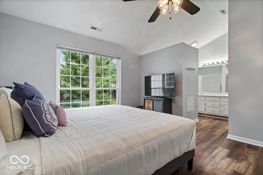 11546 Jamestown Drive W Fishers, IN 46038