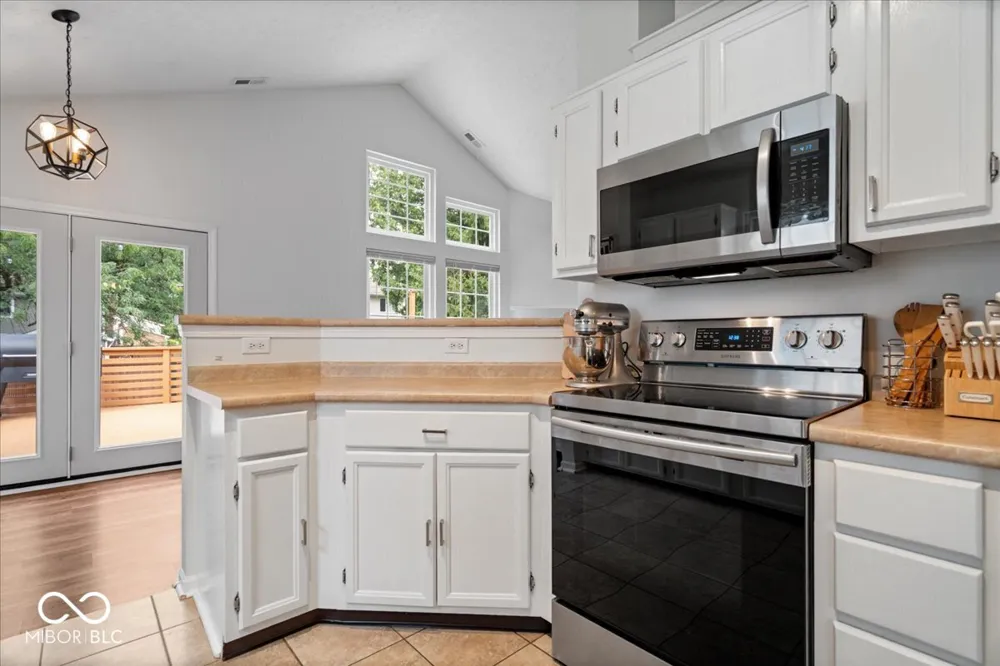 11546 Jamestown Drive W Fishers, IN 46038