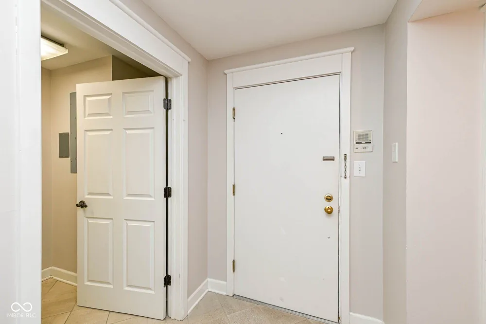 8651 Jaffa Ct E Drive #25 Indianapolis, IN 46260