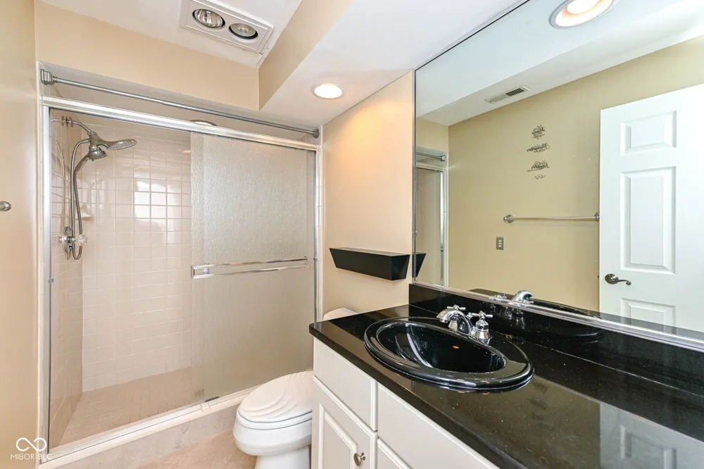8651 Jaffa Ct E Drive #25 Indianapolis, IN 46260