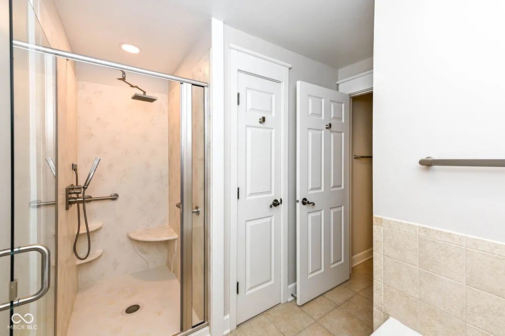 8651 Jaffa Ct E Drive #25 Indianapolis, IN 46260
