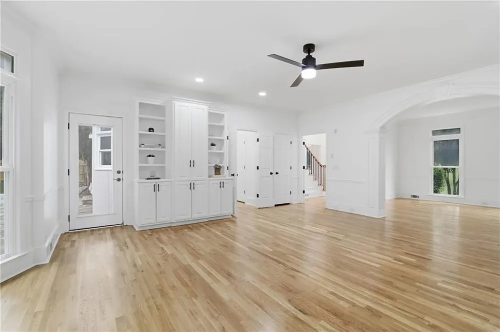 2211 Brooke Farm Trail Dunwoody, GA 30338