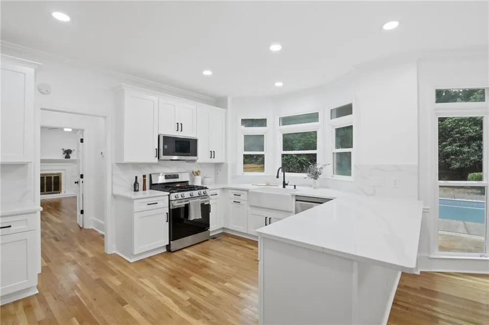 2211 Brooke Farm Trail Dunwoody, GA 30338