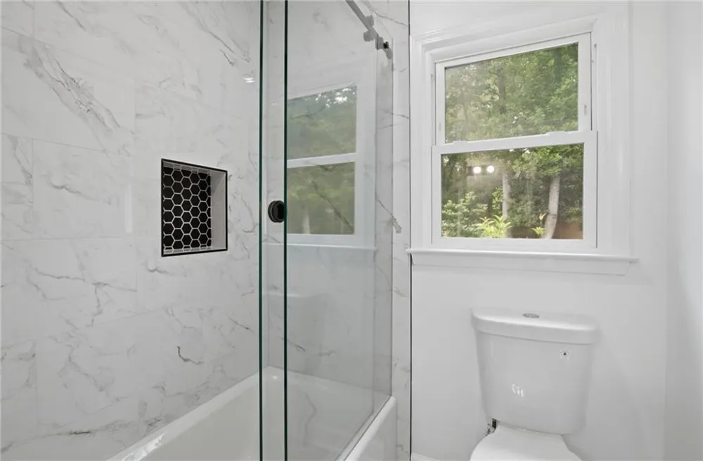 2211 Brooke Farm Trail Dunwoody, GA 30338