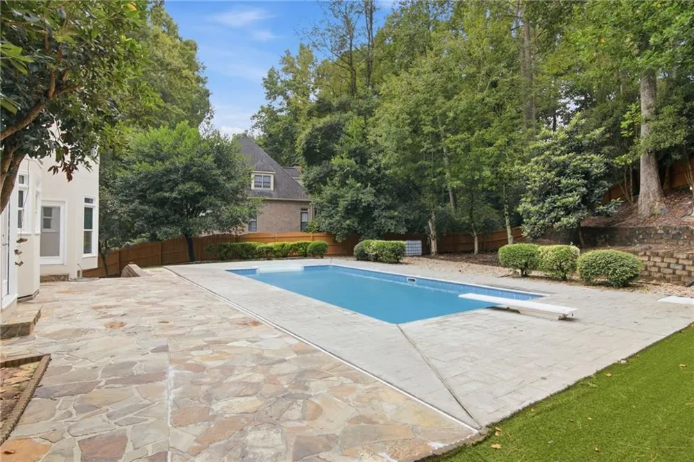 2211 Brooke Farm Trail Dunwoody, GA 30338