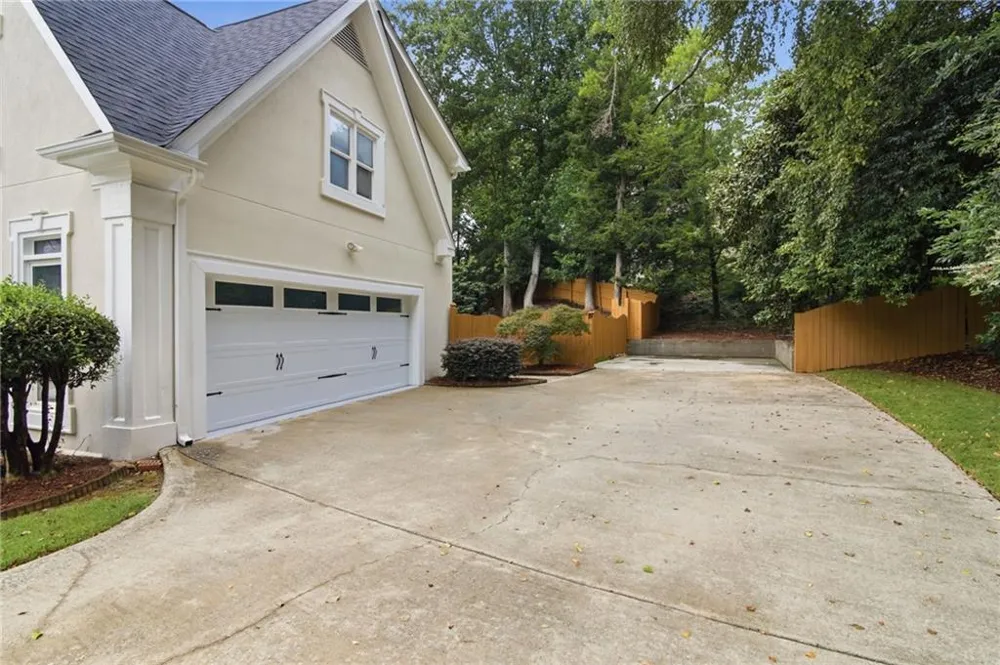 2211 Brooke Farm Trail Dunwoody, GA 30338