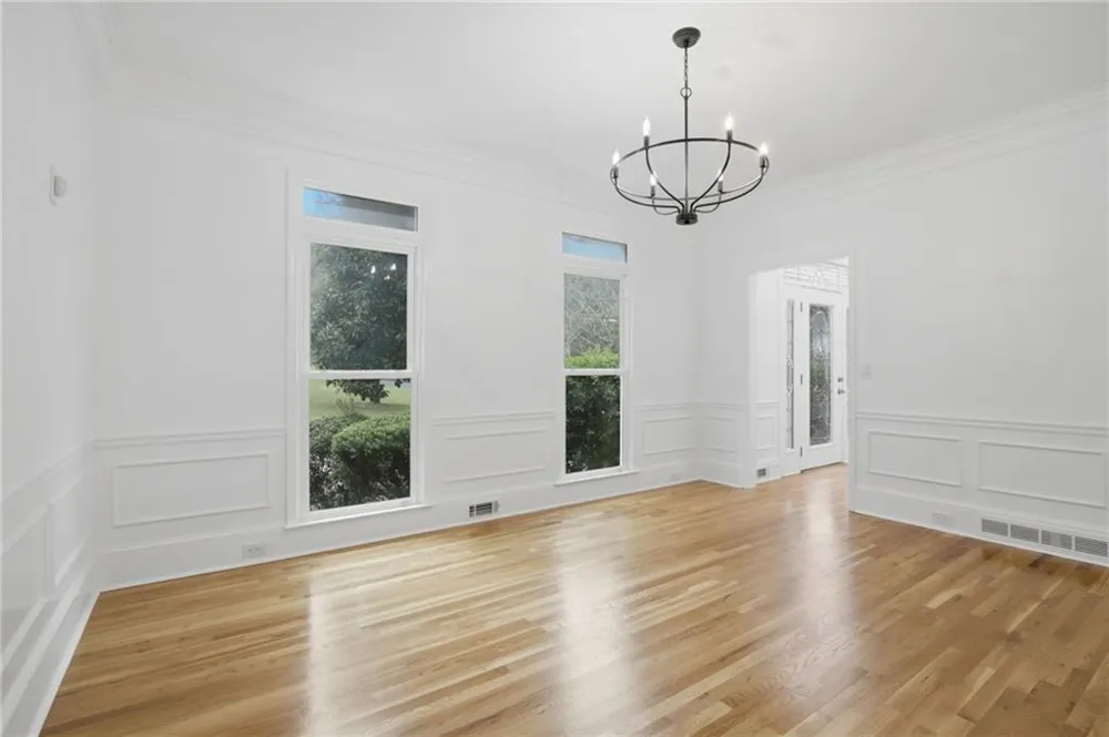 2211 Brooke Farm Trail Dunwoody, GA 30338