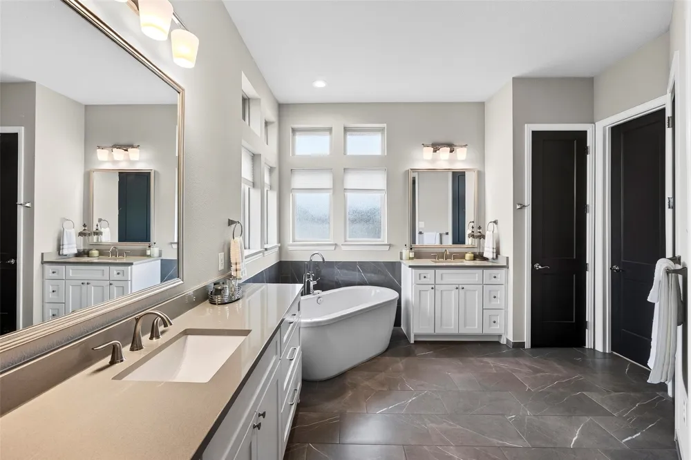 1320 Amsterdam Court Granbury, TX 76048