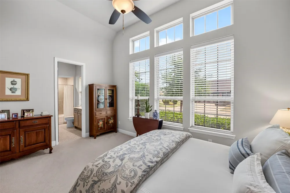 1320 Amsterdam Court Granbury, TX 76048