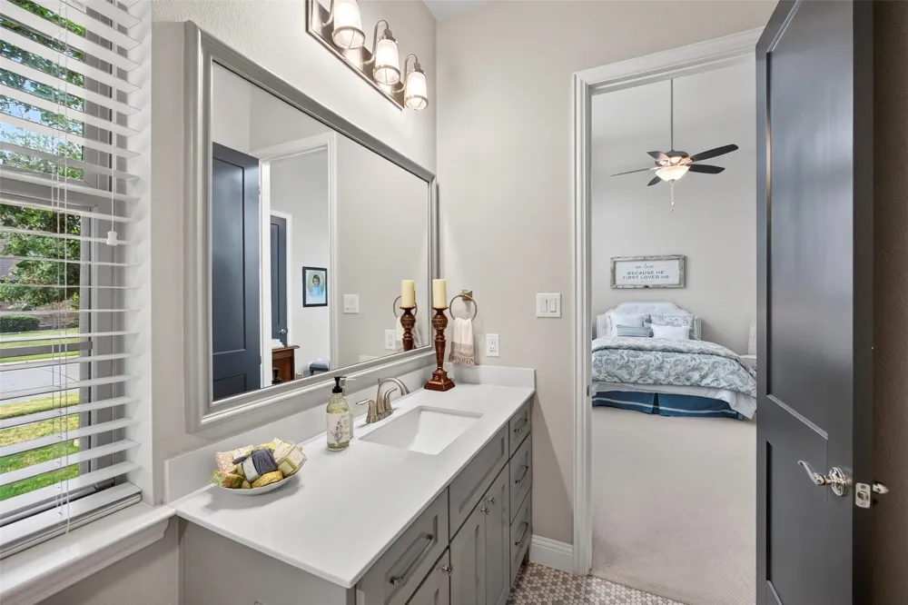 1320 Amsterdam Court Granbury, TX 76048