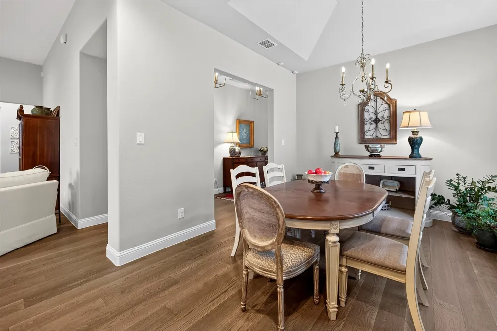 1320 Amsterdam Court Granbury, TX 76048