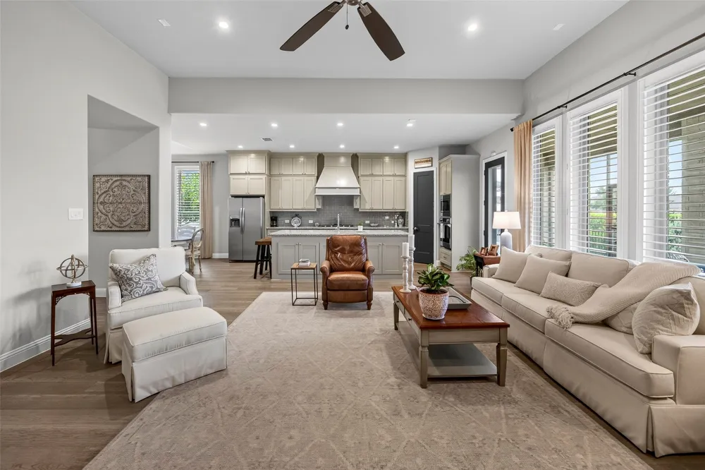 1320 Amsterdam Court Granbury, TX 76048