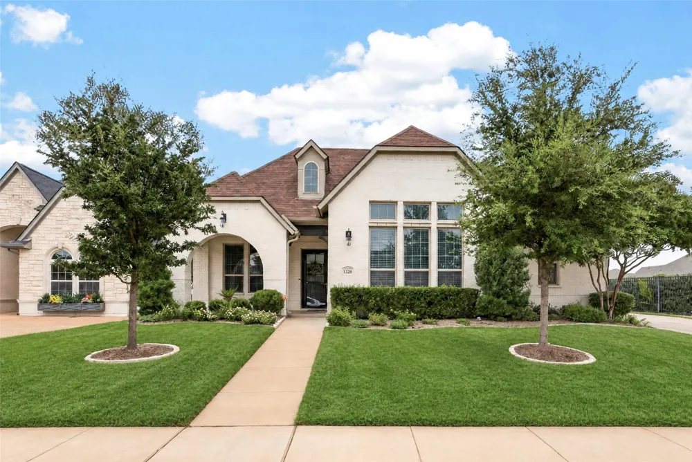 1320 Amsterdam Court Granbury, TX 76048