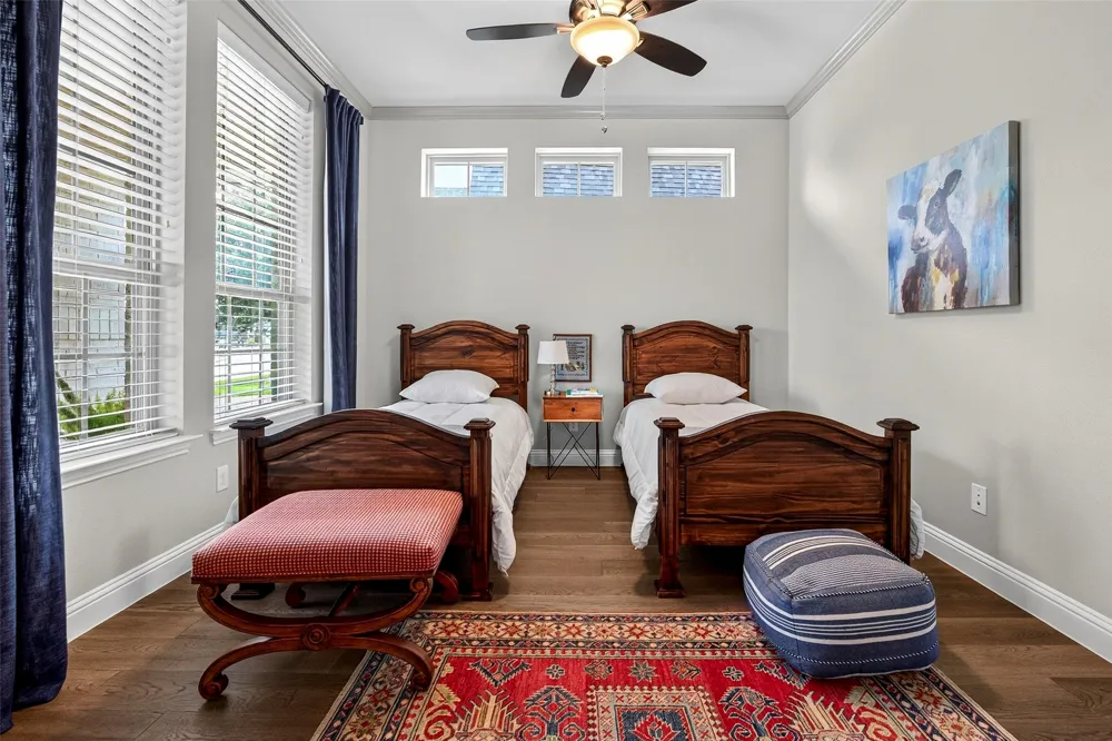1320 Amsterdam Court Granbury, TX 76048