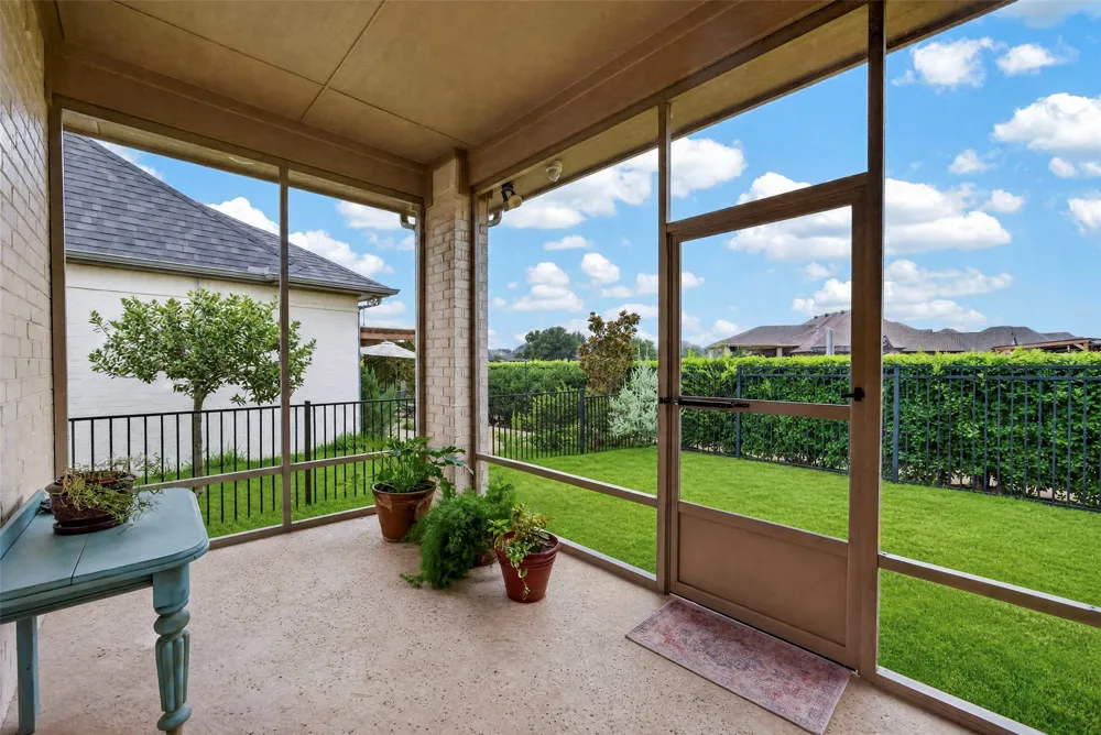 1320 Amsterdam Court Granbury, TX 76048