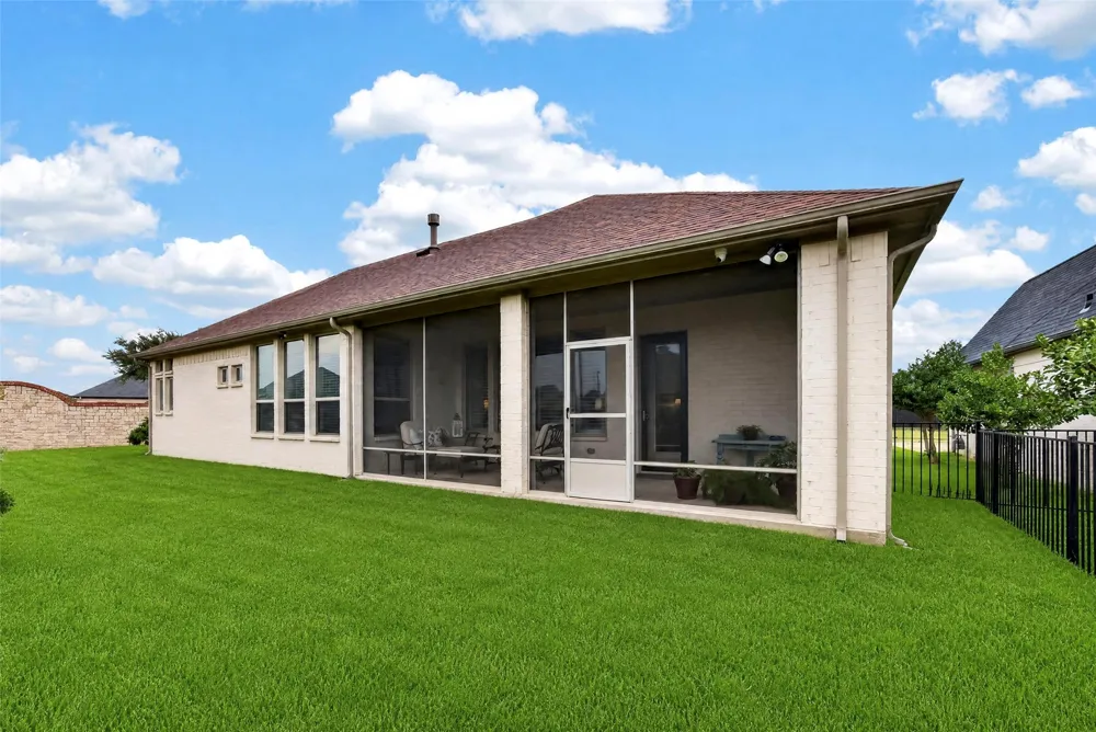 1320 Amsterdam Court Granbury, TX 76048