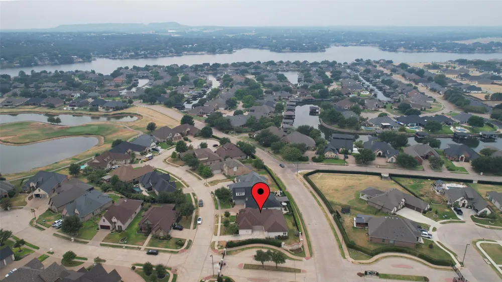 1320 Amsterdam Court Granbury, TX 76048