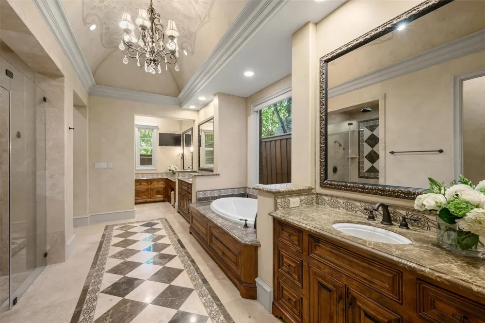 6043 Meadow Road Dallas, TX 75230