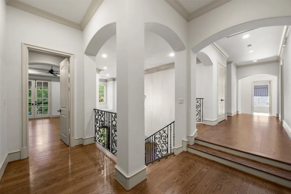 6043 Meadow Road Dallas, TX 75230