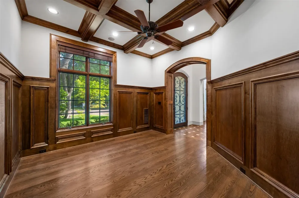 6043 Meadow Road Dallas, TX 75230